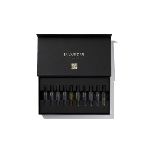 Kinetic Perfumes Discovery Set 11 × 2 ml – geöffnete schwarze Box mit zehn Probenfläschchen und Goldschrift auf Weiss