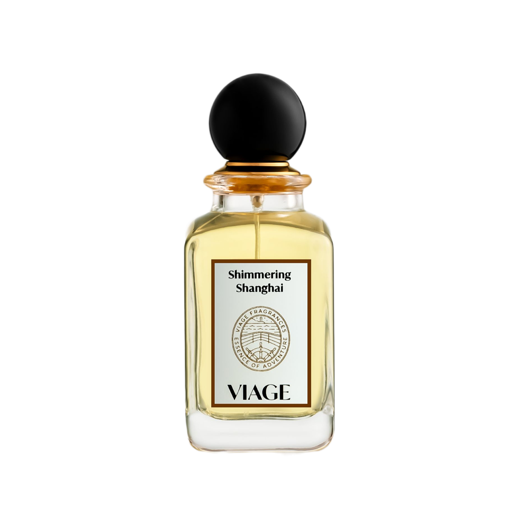 Viage Shimmering Shanghai Extrait de Parfum 100 ml – Klarer Flakon, hellgoldener Duft, schwarze Kugelkappe, weisses Etikett, weisser Hintergrund
