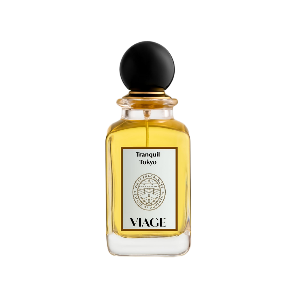 Viage Tranquil Tokyo Extrait de Parfum 100 ml – Klarer Flakon, goldgelber Duft, schwarze Kugelkappe, weisses Etikett, weisser Hintergrund